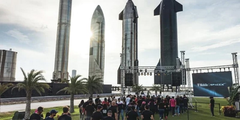 Des fusées proches de la ville Starbase au Texas